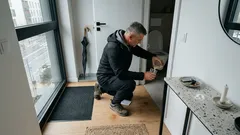 Piątek 13: skąd bierze się ten lęk i 3 proste rytuały, które porządkują dzień